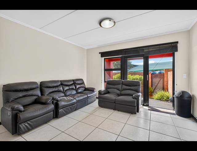 2 BEDROOM APARTMENT FOR SALE IN DOUGLASDALE